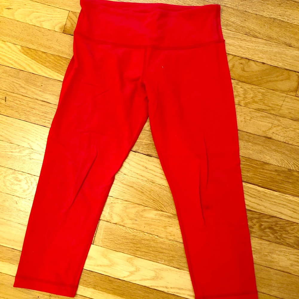 Red lululemon crops